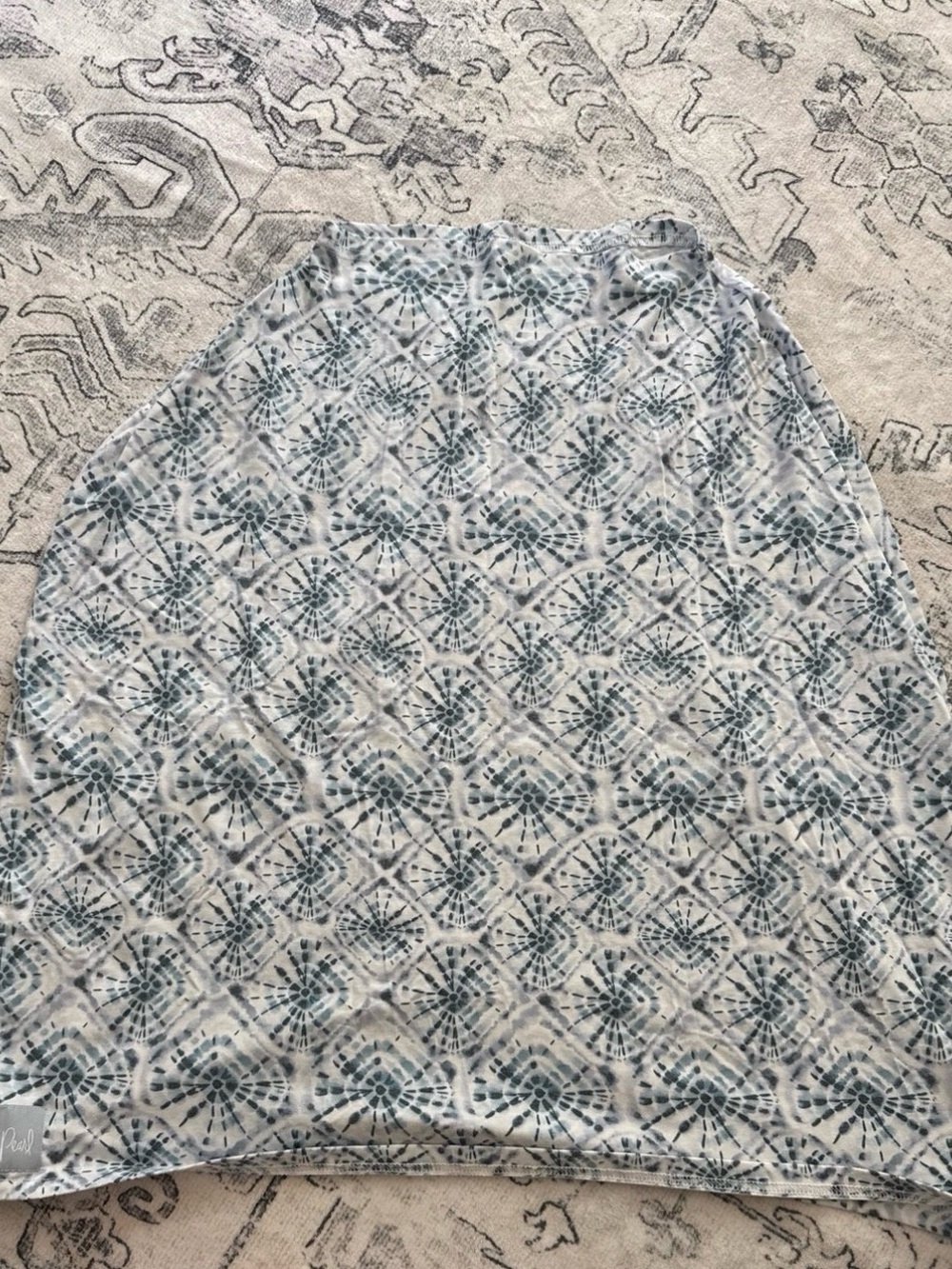 Car seat or nursing cover